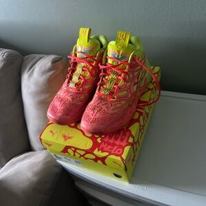 Puma Lamelo Ball basketball shoes - Neon Pink and Yellow